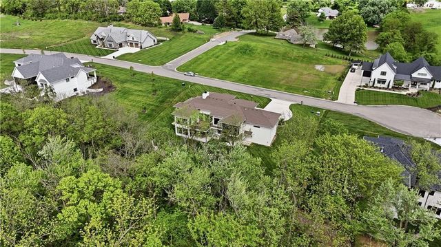 7300 NW Pampas Lane, Parkville, MO 64152