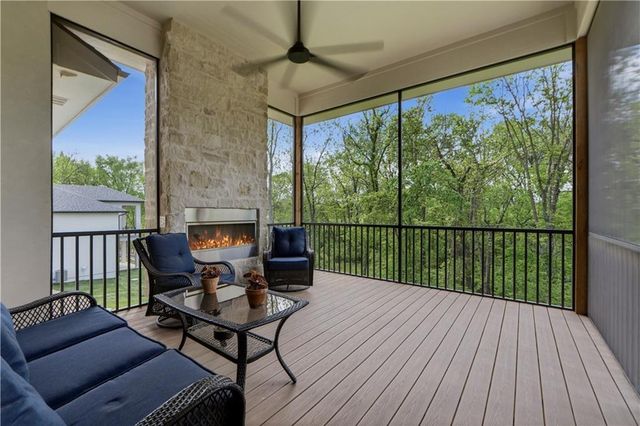 7300 NW Pampas Lane, Parkville, MO 64152