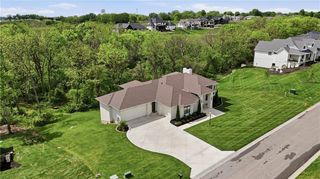 7300 NW Pampas Lane, Parkville, MO 64152