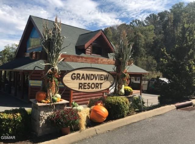 692 Stockton Drive, Sevierville, TN 37876