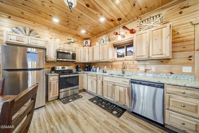 692 Stockton Drive, Sevierville, TN 37876