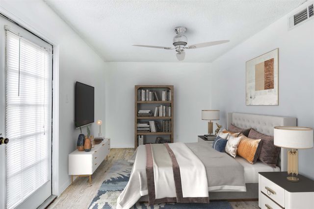 1302 W 24th ST B-202, Austin, TX 78705