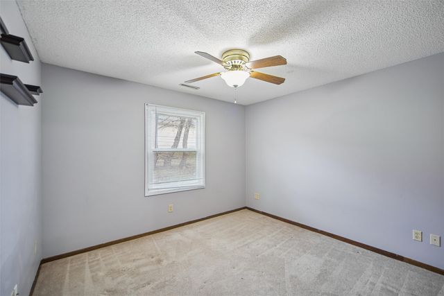 1240 49th Street 6, West Des Moines, IA 50266