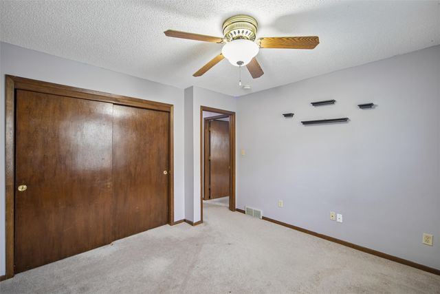 1240 49th Street 6, West Des Moines, IA 50266