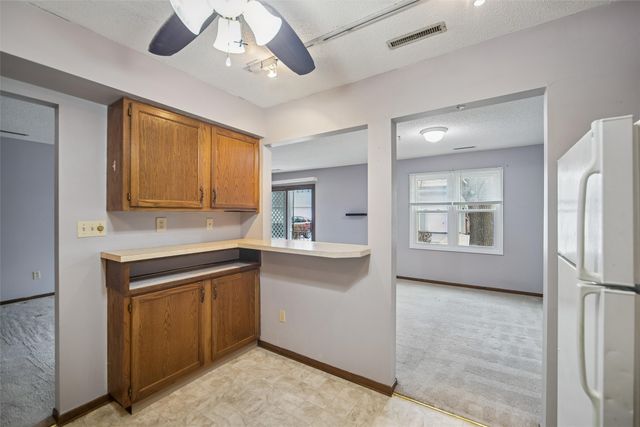 1240 49th Street 6, West Des Moines, IA 50266