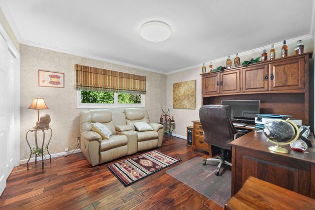 546 S 150 E, Kouts, IN 46347