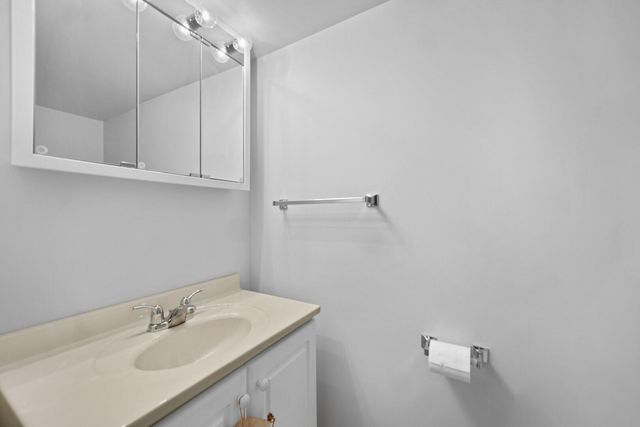 546 S 150 E, Kouts, IN 46347