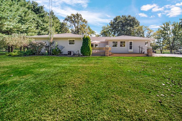 546 S 150 E, Kouts, IN 46347