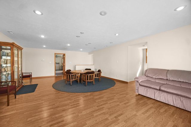 546 S 150 E, Kouts, IN 46347