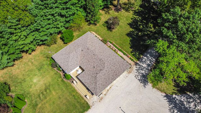 546 S 150 E, Kouts, IN 46347