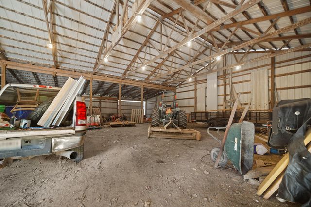 546 S 150 E, Kouts, IN 46347