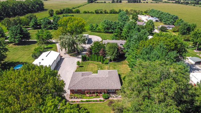 546 S 150 E, Kouts, IN 46347