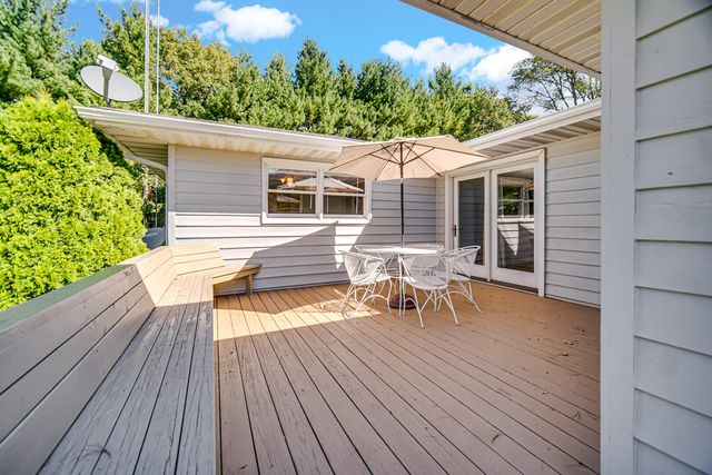 546 S 150 E, Kouts, IN 46347