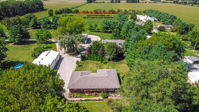 546 S 150 E, Kouts, IN 46347