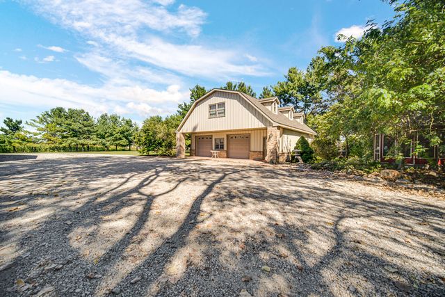 546 S 150 E, Kouts, IN 46347