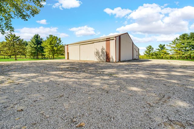 546 S 150 E, Kouts, IN 46347