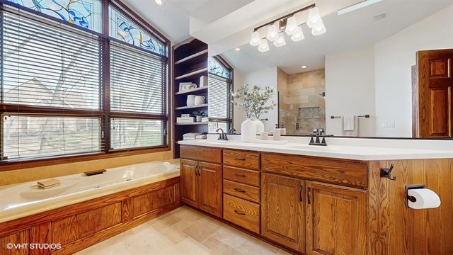 2734 NE 96th Place, Ankeny, IA 50021