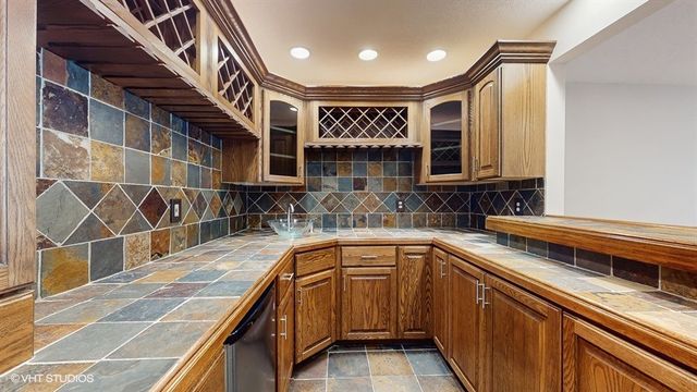 2734 NE 96th Place, Ankeny, IA 50021