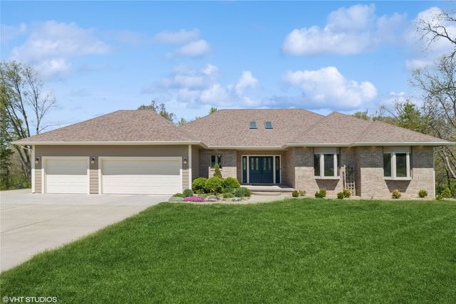 2734 NE 96th Place, Ankeny, IA 50021