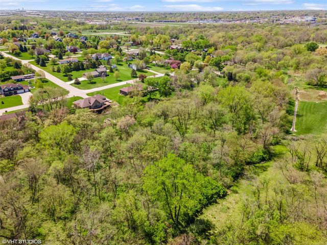 2734 NE 96th Place, Ankeny, IA 50021