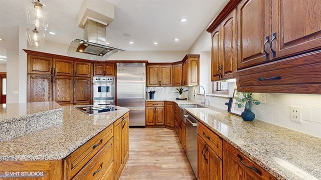 2734 NE 96th Place, Ankeny, IA 50021