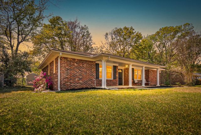 24 Lighthouse Drive, Goose Creek, SC 29445