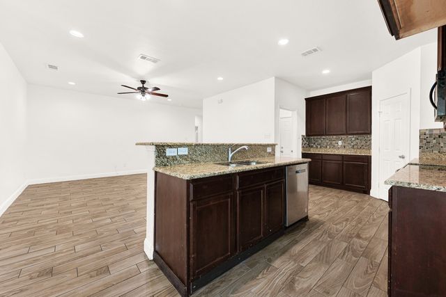 1421 Jones Street, Greenville, TX 75401