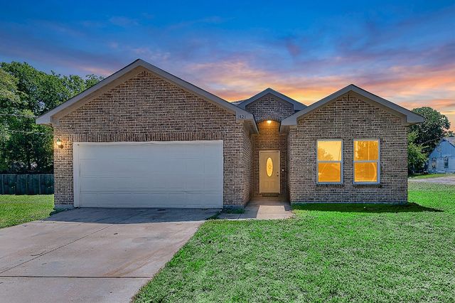 1421 Jones Street, Greenville, TX 75401