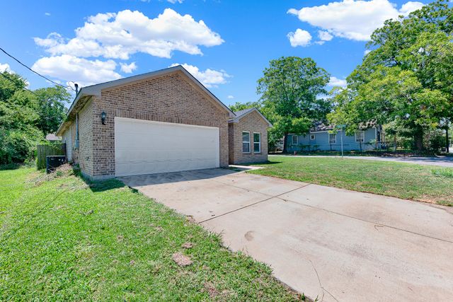 1421 Jones Street, Greenville, TX 75401