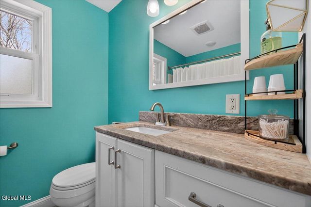 19 Fredericks Road, Glenville, NY 12302