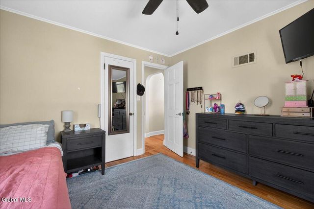 19 Fredericks Road, Glenville, NY 12302