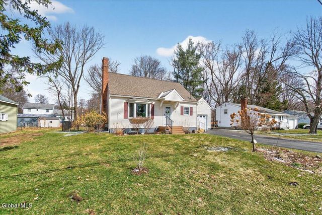 19 Fredericks Road, Glenville, NY 12302