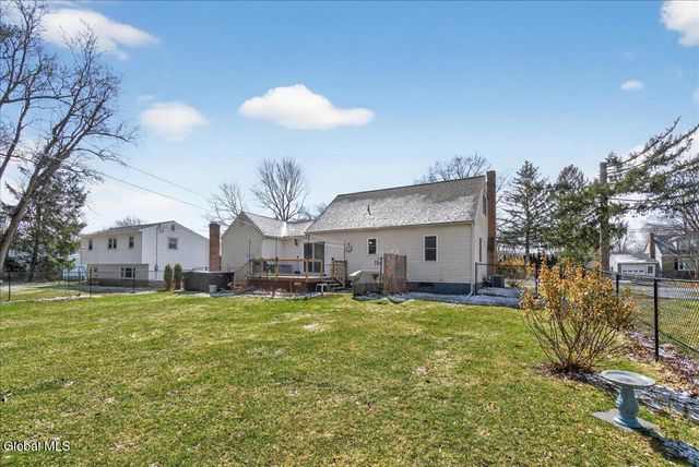 19 Fredericks Road, Glenville, NY 12302