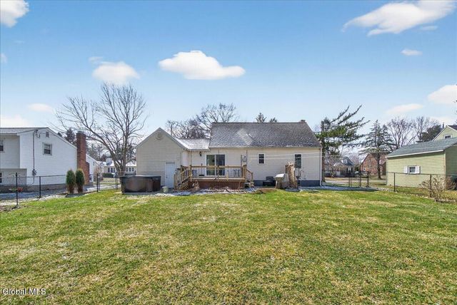 19 Fredericks Road, Glenville, NY 12302