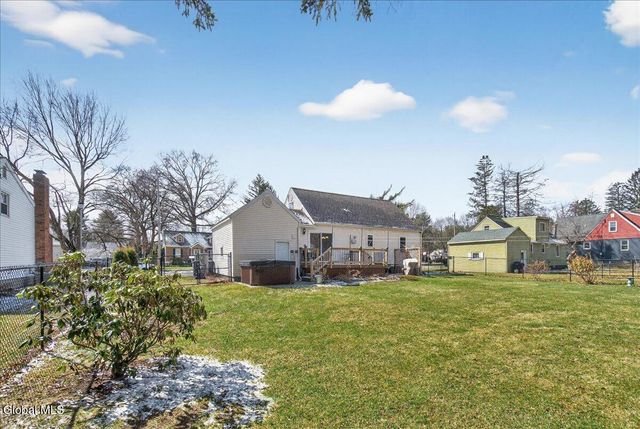 19 Fredericks Road, Glenville, NY 12302