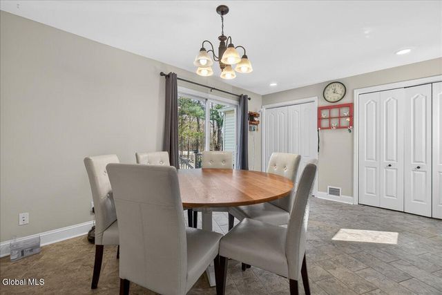 19 Fredericks Road, Glenville, NY 12302