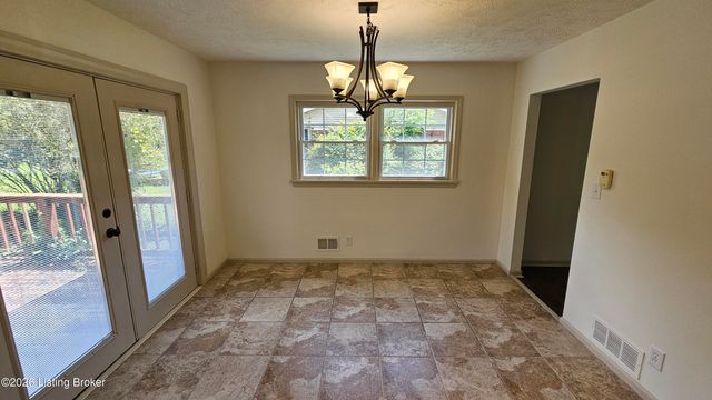 4117 Nachand Ln, Louisville, KY 40218