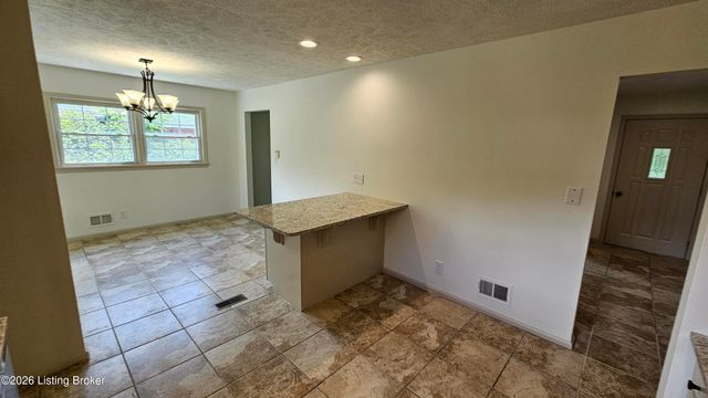 4117 Nachand Ln, Louisville, KY 40218