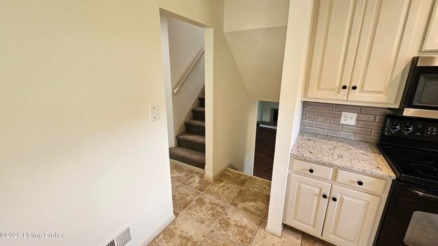 4117 Nachand Ln, Louisville, KY 40218
