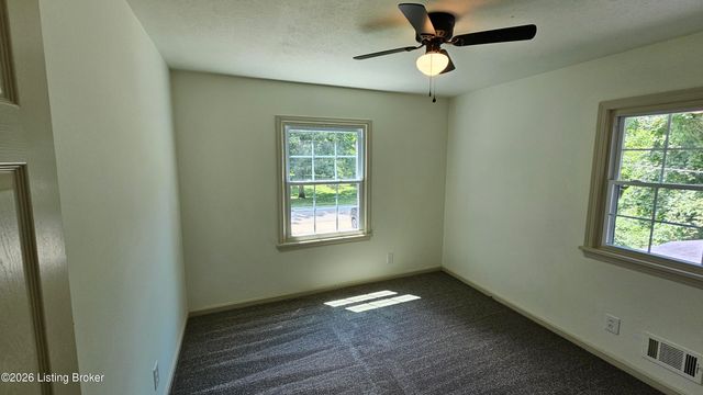 4117 Nachand Ln, Louisville, KY 40218