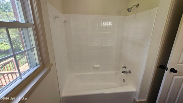 4117 Nachand Ln, Louisville, KY 40218