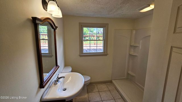 4117 Nachand Ln, Louisville, KY 40218