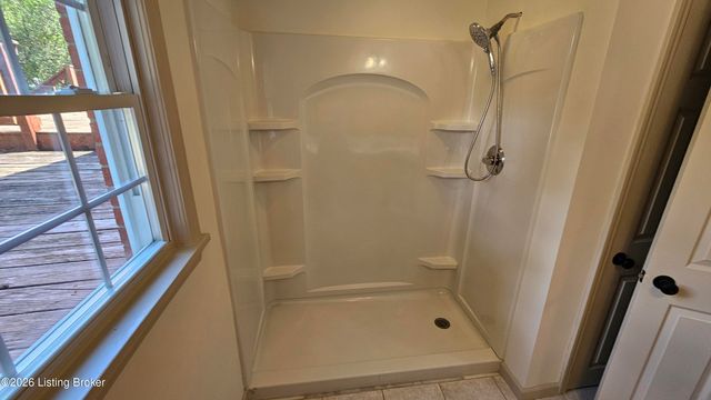 4117 Nachand Ln, Louisville, KY 40218