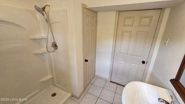 4117 Nachand Ln, Louisville, KY 40218