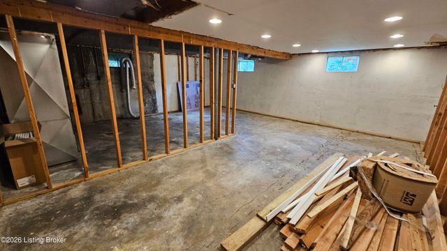 4117 Nachand Ln, Louisville, KY 40218