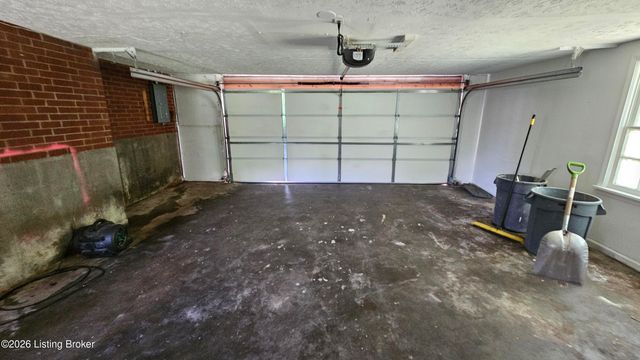 4117 Nachand Ln, Louisville, KY 40218