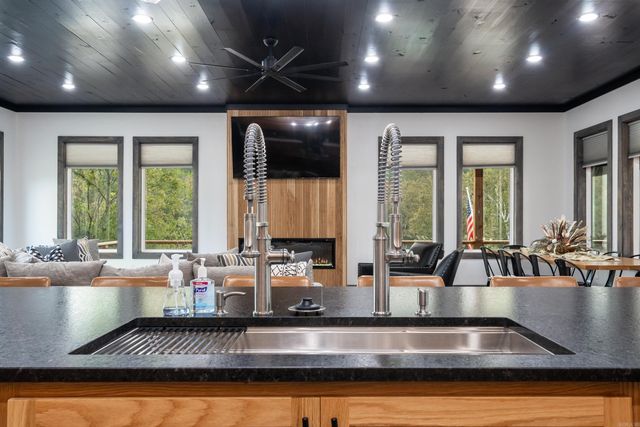 348 Traquil Ln, Glenwood, AR 71943