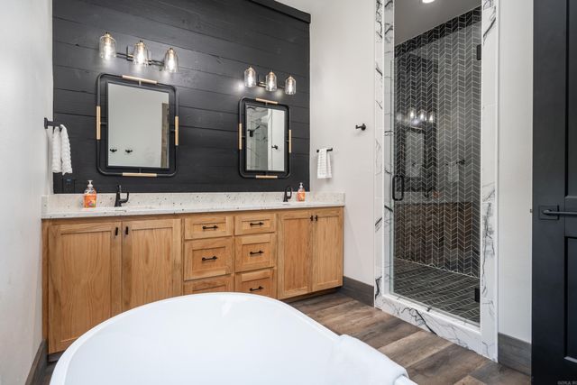 348 Traquil Ln, Glenwood, AR 71943