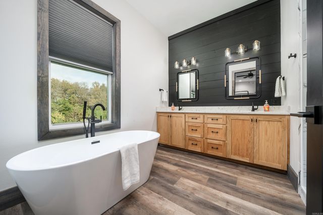 348 Traquil Ln, Glenwood, AR 71943