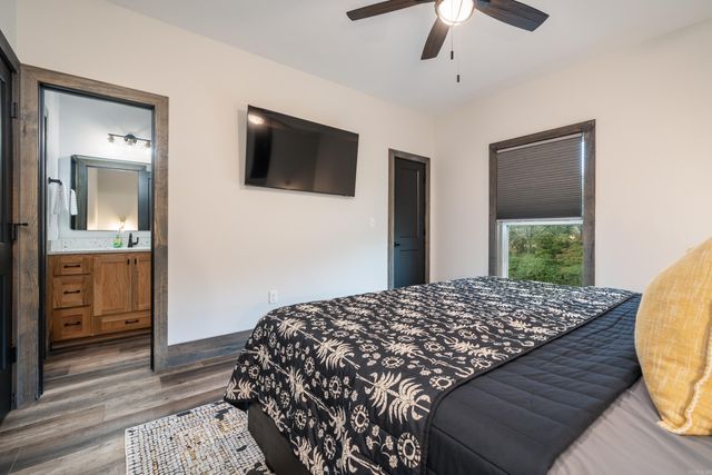 348 Traquil Ln, Glenwood, AR 71943